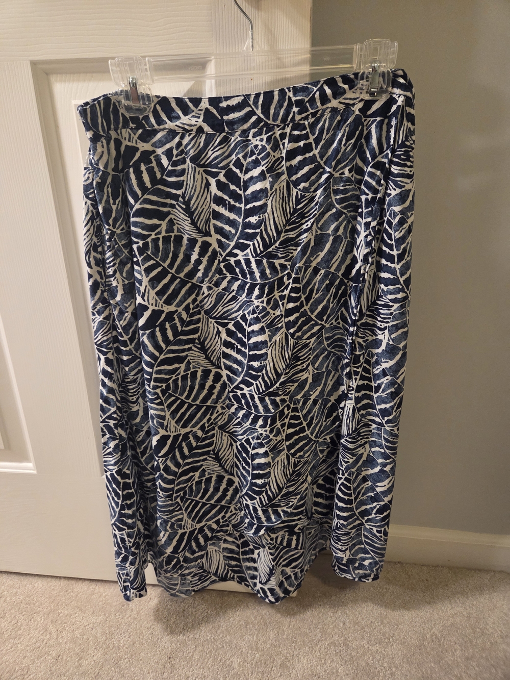H&M Navy and White Leaf-Print Maxi Skirt